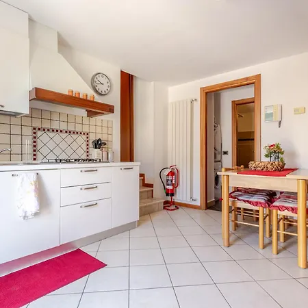 Casa Nives Maccagno