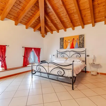 Casa Nives Maccagno