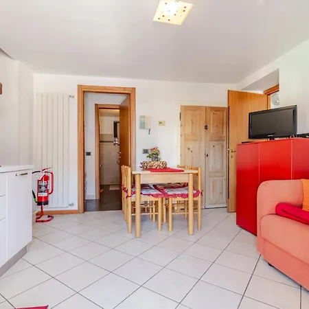 Casa Nives Maccagno