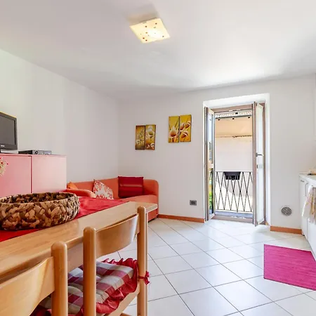 Casa Nives Maccagno